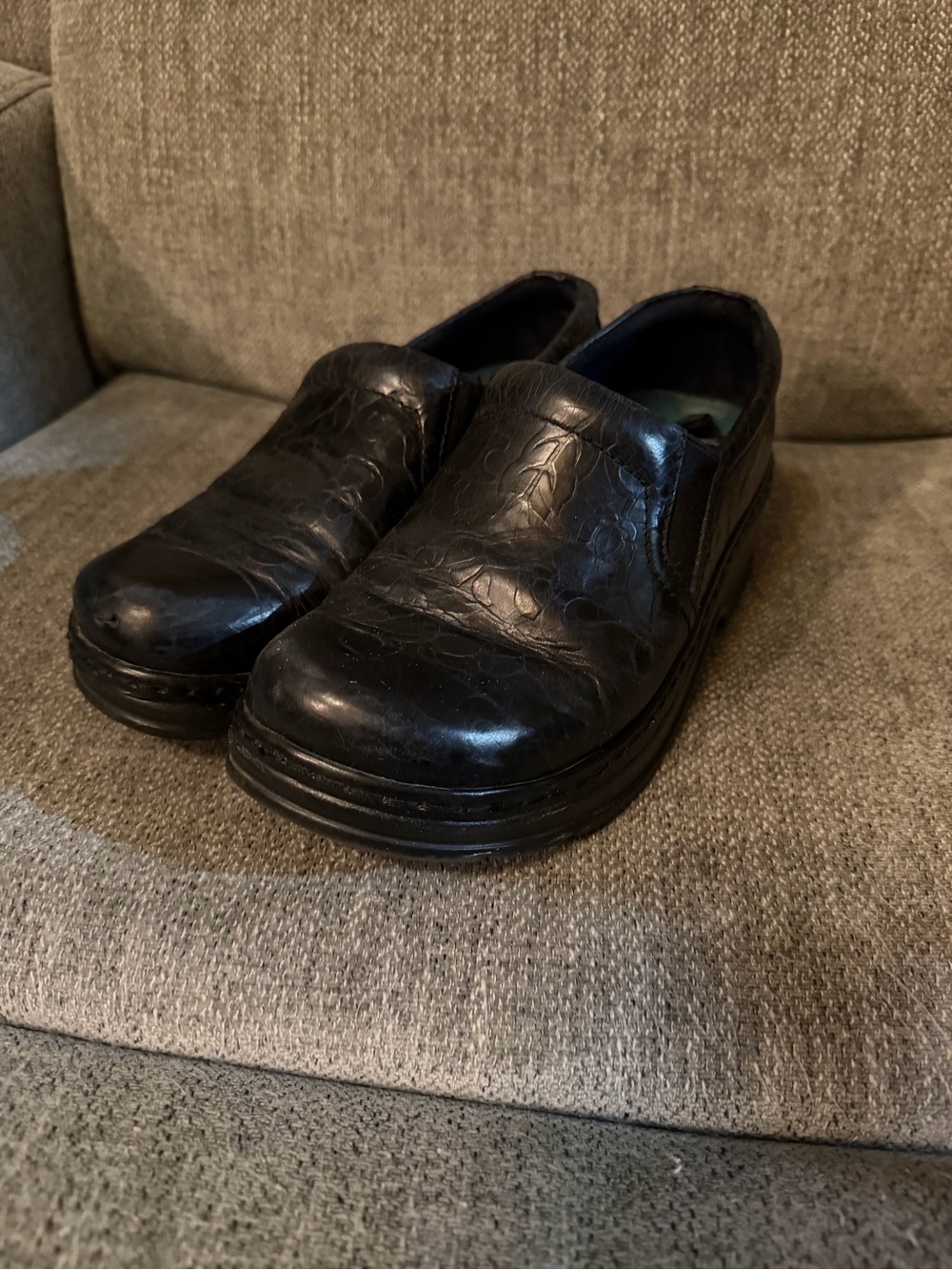 Klogs Women's Black Slip-On Clogs